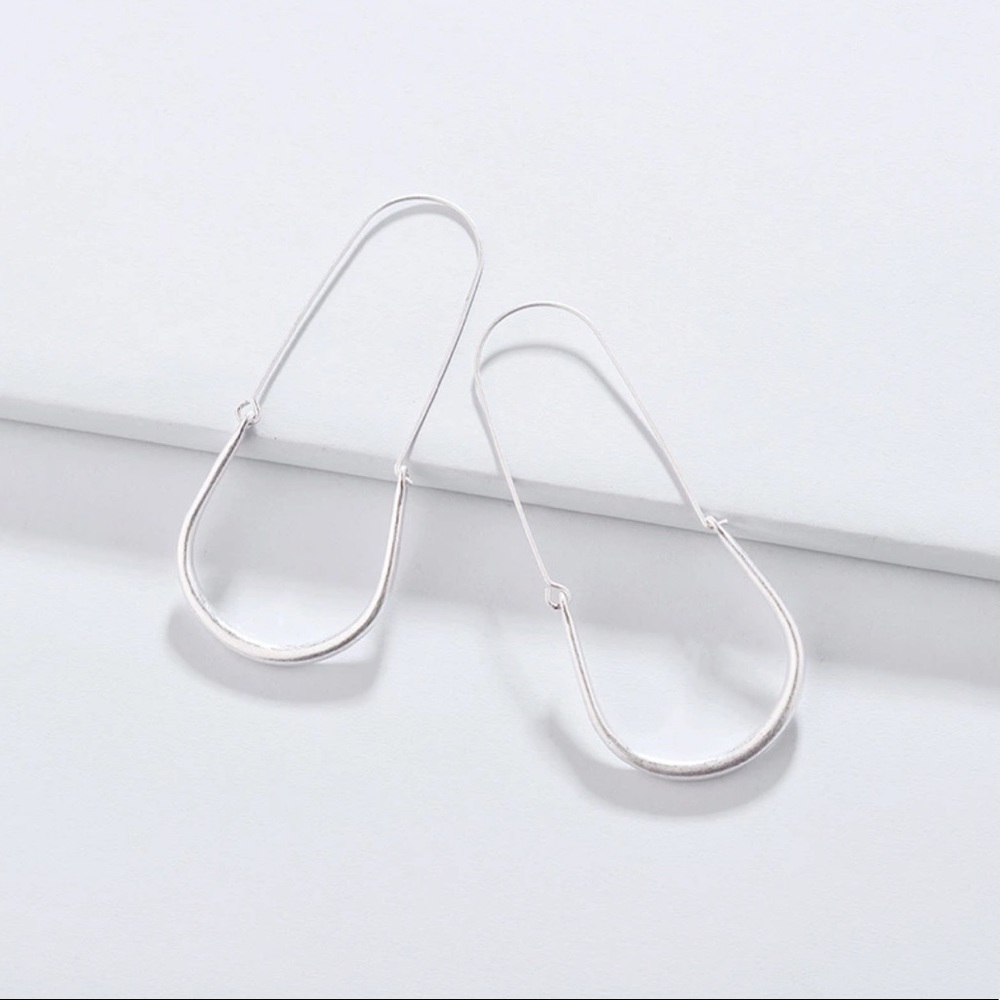 Chic Gold Minimalist Horseshoe Hoop Drop Earrings - Picture 2 of 2